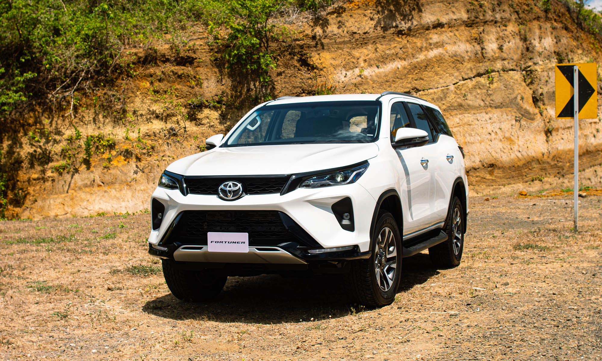 Fortuner-Toyota-CP-9 Fortuner-Toyota-CP-9
