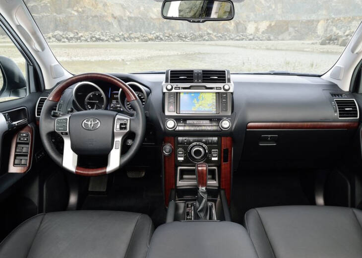 TOYOTA PRADO AUT - Imagen 4